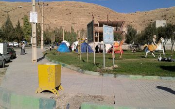 مردم سرپل ذهاب بیرون از خانه‌هایشان به روایت تصویر