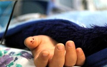 مرگ دختر خردسال بر اثر خوراندن مشروبات الکلی در تهران!/ زن جوان بازداشت شد!