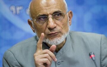 روحانی رقیب اصلی من است