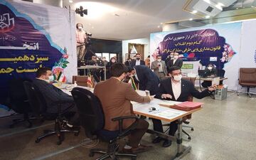سعید محمد در ستاد انتخابات وزارت کشور حضور یافت