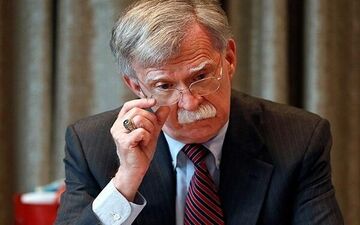 بولتون: ترامپ نمی‌داند چگونه از گرفتاری درگیری با ایران بیرون بیاید