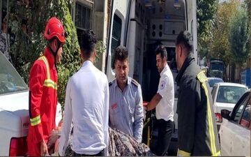 سقوط خانم ۴۵ از طبقه دوم ساختمان در محله نقلیه کرمانشاه 
