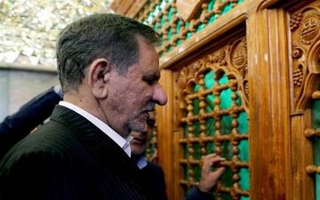 معاون اول رئیس‌جمهور حرم حضرت علی(ع) را زیارت کرد