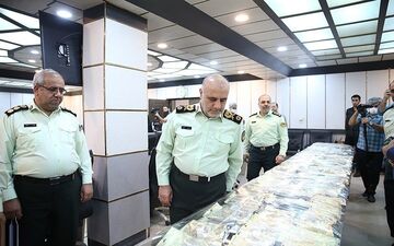 اموال مسروقه صندوق بانک ملی که پلیس از سارقان کشف کرد + عکس