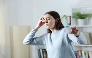 خطری پنهان پشت خستگی و سرگیجه؛ تومور مغزی پنهانی با علائم گمراه‌کننده
