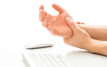 اولین نشانه‌های آرتروز کدامند؟