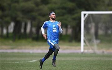 سر و کله بازیکن جنجالی در جمع استقلالی ها پیدا شد!