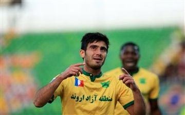  زلیکانی: برای این گل خیلی سختی کشیدم  