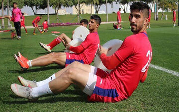شوخی جالب و غیرمتعارف ستارۀ جوان پرسپولیس با مهاجم خارجی + عکس