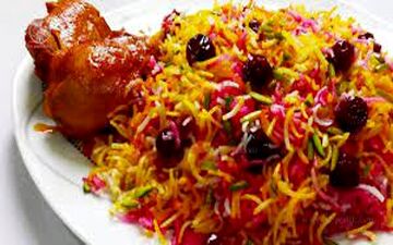 دستور پخت  آلبالو پلو با مرغ و خلال پسته و بادام | بی نظیره!