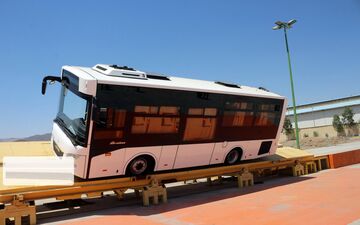 فعالیت راننده اتوبوس حامل خبرنگاران به طور دائم حذف شد