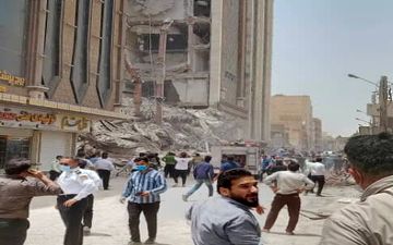
ریزش ساختمان ۱۰ طبقه در آبادان