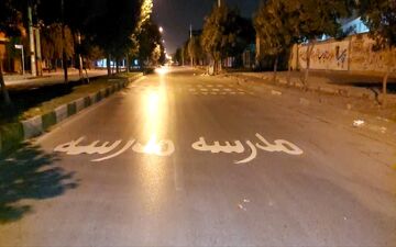 اجرای عملیات خط کشی خطوط عابر پیاده در آستانه بازگشایی مدارس 

