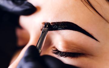 رازهای زیبایی طبیعی: همه چیز درباره حنای ابرو و مزایای آن
