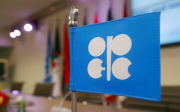 تقاضا برای نفت در سال 2020 بیش از پیش بینی قبلی کاهش می یابد