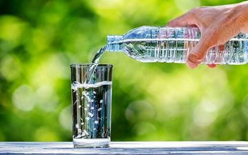 روزانه چقدر باید آب مصرف کنیم؟

