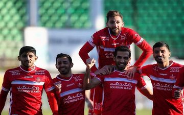  پیروزی پرسپولیس مقابل ذوب آهن در پایان نیمه اول 