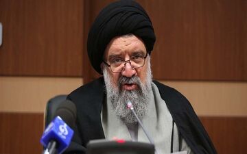 آیت‌الله خاتمی: مردم اصفهان علمدار نظام جمهوری اسلامی بوده‌اند