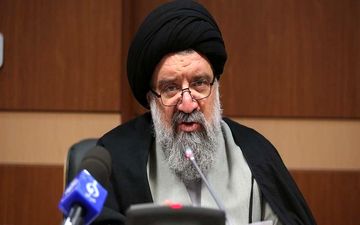 آیت‌الله خاتمی: مردم اصفهان علمدار نظام جمهوری اسلامی بوده‌اند
