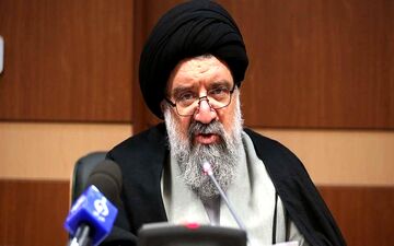 آیت‌الله خاتمی: مردم اصفهان علمدار نظام جمهوری اسلامی بوده‌اند