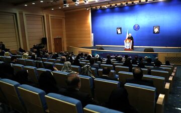 روحانی: مشکلات را پشت سر می گذاریم
