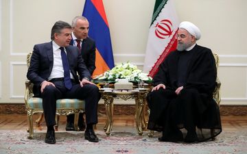 روحانی: ایران مصمم به توسعه همکاری‌ با کشورهای همسایه است/ جنگ و تشدید اختلافات منطقه ای به نفع هیچ کشوری نیست