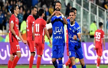مصدومیت شدید و عذرخواهی مدافع نساجی در پایان بازی با استقلال