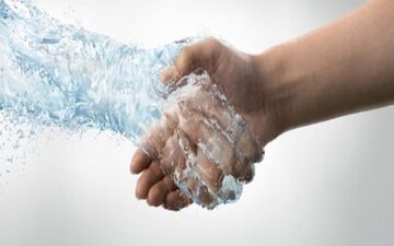 لرزش دائمی دست ها چه دلایلی دارد؟