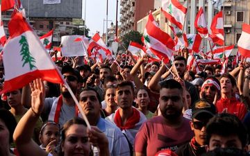 فراخوان‌ها برای ممانعت از حضور نمایندگان پارلمان لبنان در جلسه فردا
