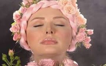  عاشقانه  نیوشا ضیغمی در آغوش همسرش