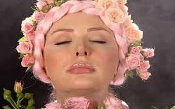  عاشقانه  نیوشا ضیغمی در آغوش همسرش