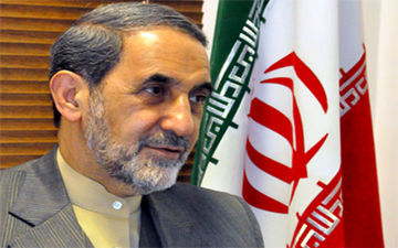  سیاست مداری به غیر سیاست بازی است 