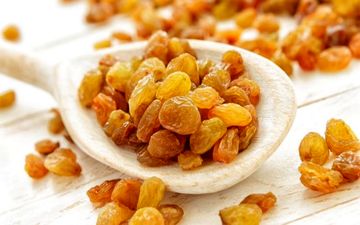مصرف این دانه های شیرین علائم پیری را از صورت تان حذف می کنند