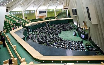 دلال حق ندارد برخلاف تعهد خود به نفع طرف دیگر معامله اقدام کند