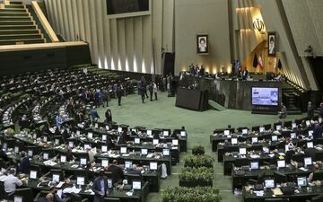 چهارشنبه هفته جاری؛ رای‌گیری درباره گزینه ریاست مجلس در فراکسیون مردمی انقلاب