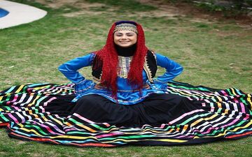  آزاده صمدی با تیپی متفاوت در سیزده به در + عکس