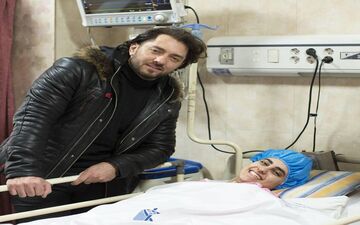 ملاقات بهرام رادان با زلزله زده اى که آرزوى دیدار با او را داشت/عکس