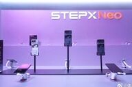 معرفی گوشی هوش مصنوعی STEPX Neo با مدیریت اپلیکیشن‌ها توسط Amoo