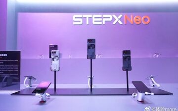 معرفی گوشی هوش مصنوعی STEPX Neo با مدیریت اپلیکیشن‌ها توسط Amoo