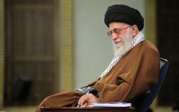 قرائت پیام رهبر انقلاب در مراسم تشییع حجج‌الاسلام رازینی و مقیسه + ویدئو