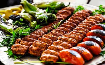 کباب کوبیده تهرانی؛ یک تجربه فراموش‌نشدنی + ویدئو