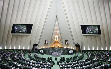 تسهیلات ارزی بانک‌های عامل در سال ۹۸ براساس نرخ نیمایی محاسبه می‌شود