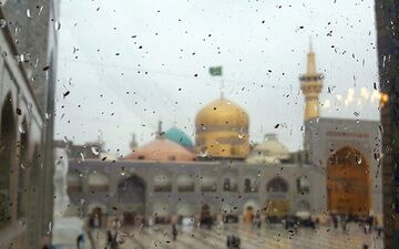 ویدئویی از بارش باران در حرم مطهر رضوی