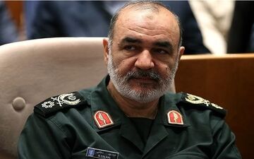 سردار سلامی برای درگذشت مسئول عملیات منطقه یکم نیروی دریایی سپاه تسلیت گفت 