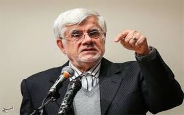  انتقاد عارف از هجمه‌ها علیه روحانی