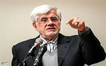  انتقاد عارف از هجمه‌ها علیه روحانی