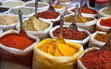 قیمت ادویه در حال افزایش؛ زردچوبه به ۷۰۰ هزار تومان رسید