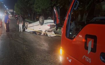 ۷ مصدوم بر اثر واژگونی خودرو سمند در کمربندی غربی کرمانشاه