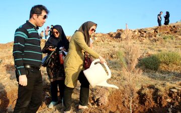 گزارش تصویری از روز جهانی جنگل در کرمانشاه