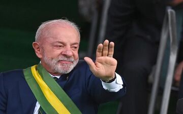 لولا داسیلوا با ۳۹ درصد در صدر نظرسنجی‌های انتخابات برزیل